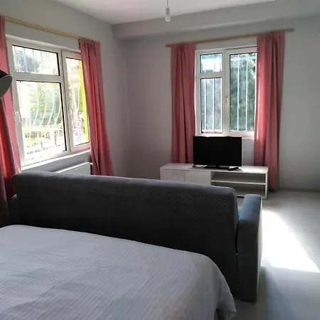 Razi Turizm Apartamento *